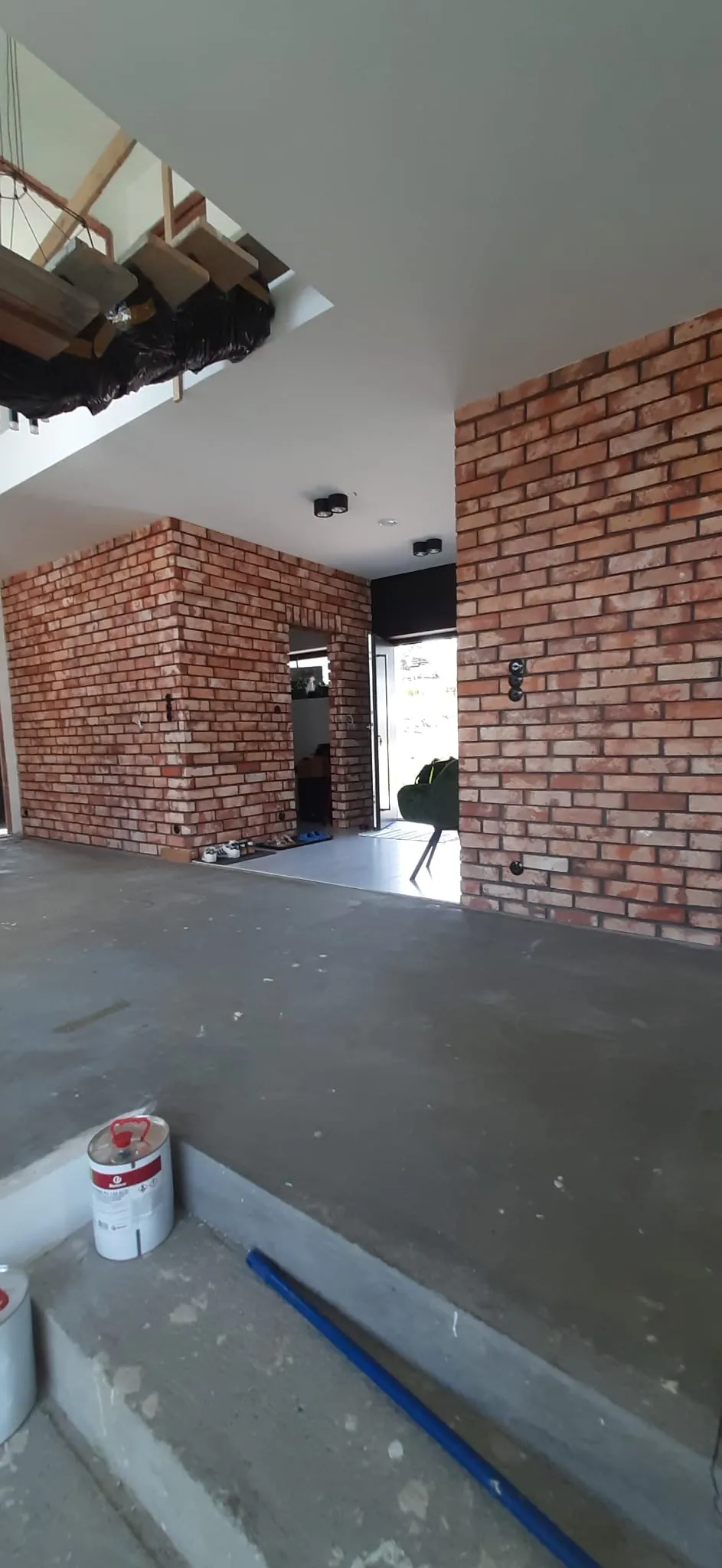 Wykończenie salonu Rzeszów – STYL-BUD